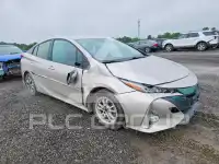 2018 Toyota PRIUS photo