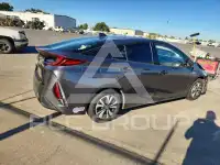 2018 Toyota PRIUS photo