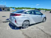 2018 Toyota PRIUS photo