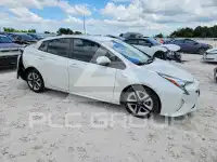 2018 Toyota PRIUS фото