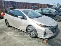 2018 Toyota PRIUS photo