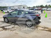 2018 Toyota PRIUS photo