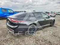 2018 KIA Stinger photo
