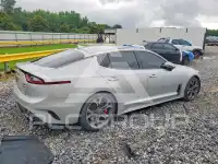 2018 KIA Stinger photo