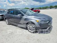 2018 Ford FUSION photo