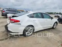 2018 Ford FUSION photo