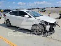 2018 Hyundai Elantra photo