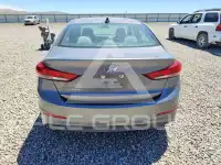 2018 Hyundai Elantra photo