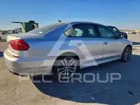 2018 Volkswagen Passat фото