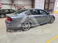 2018 Volkswagen Passat photo