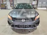 2018 Volkswagen Passat photo