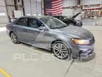 2018 Volkswagen Passat photo