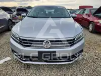 2018 Volkswagen Passat фото