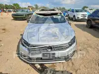 2018 Volkswagen Passat photo