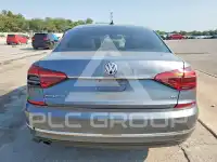 2018 Volkswagen Passat photo