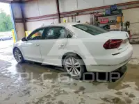 2018 Volkswagen Passat photo