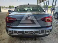 2018 Volkswagen Passat photo