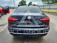 2018 Volkswagen Passat photo