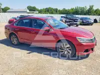 2018 Volkswagen Passat photo
