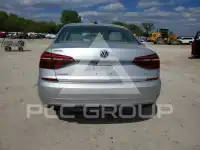 2018 Volkswagen Passat фото