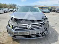 2018 Volkswagen Passat фото