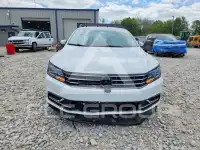 2018 Volkswagen Passat фото