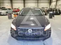 2018 Volkswagen Passat фото
