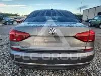 2018 Volkswagen Passat photo