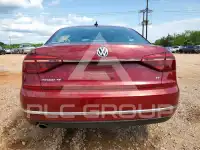 2018 Volkswagen Passat photo