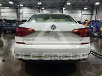 2018 Volkswagen Passat photo
