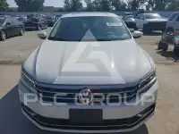 2018 Volkswagen Passat photo