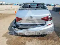 2018 Volkswagen Passat photo