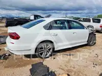 2018 Volkswagen Passat photo