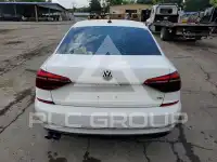 2018 Volkswagen Passat photo