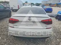 2018 Volkswagen Passat photo