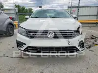 2018 Volkswagen Passat photo