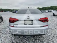 2018 Volkswagen Passat фото