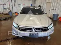 2018 Volkswagen Passat фото