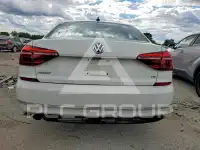 2018 Volkswagen Passat photo