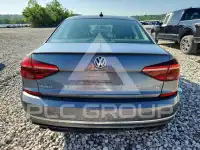 2018 Volkswagen Passat photo