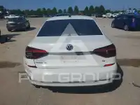 2018 Volkswagen Passat photo