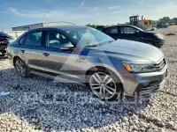 2018 Volkswagen Passat photo