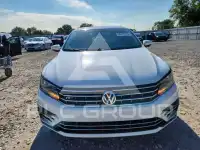 2018 Volkswagen Passat фото