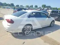 2018 Volkswagen Passat photo