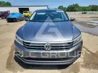 2018 Volkswagen Passat фото