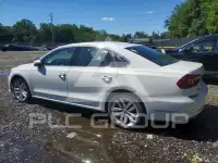 2018 Volkswagen Passat photo