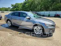 2018 Volkswagen Passat фото