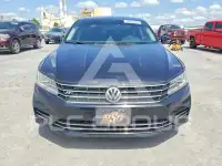 2018 Volkswagen Passat photo