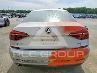 2018 Volkswagen Passat photo