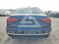 2018 Volkswagen Passat фото